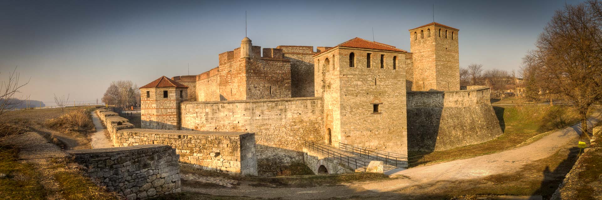 Крепостта Баба Вида в целия си блясък.